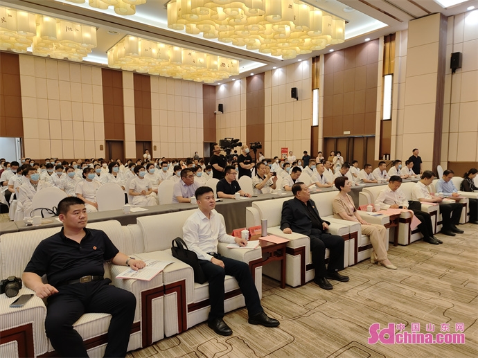 开云APP 开云官网入口淄博：免费为儿童肿瘤患者提供质子治疗！儿童肿瘤救助项目今日启动(图4)