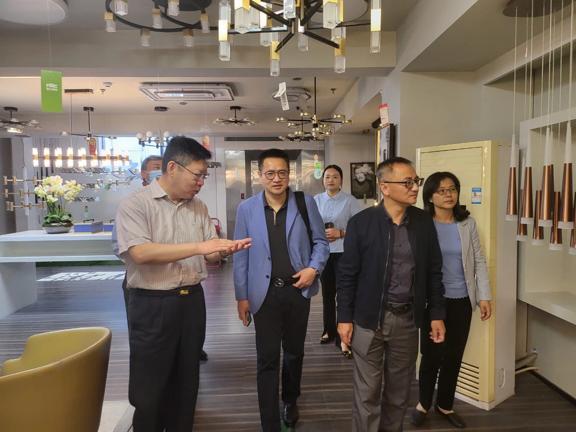 特立尼达和多巴哥中华总会会长、第一加勒比贸易（商业）公司董事长一行访问临沂开云体育 开云官网(图1)