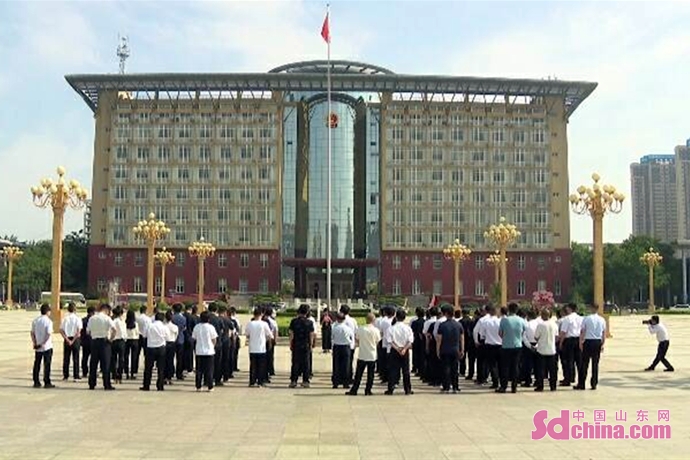 开云体育 开云官网菏泽市牡丹区：全面吹响招商引资和优化营商环境的“冲锋号”(图1)