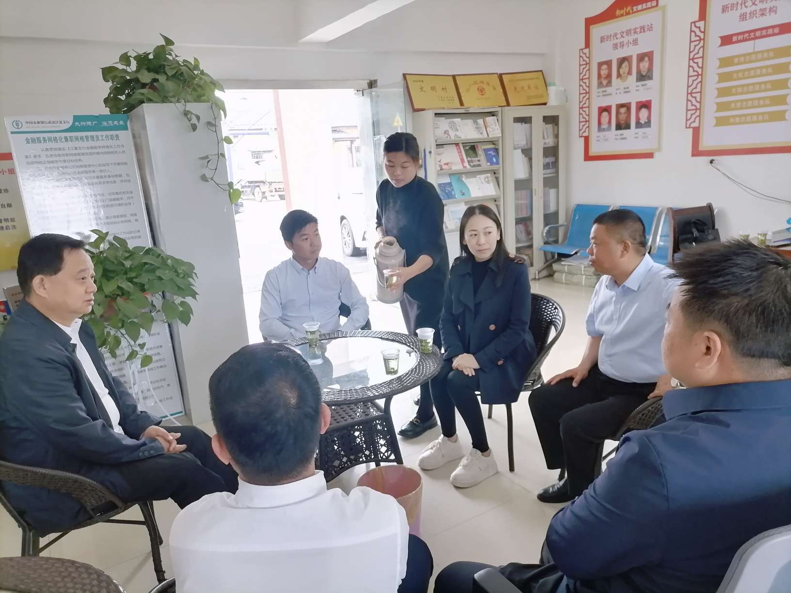 调研之风吹到综治联系点 三方合力织就平安建设网开云体育 开云平台(图1)